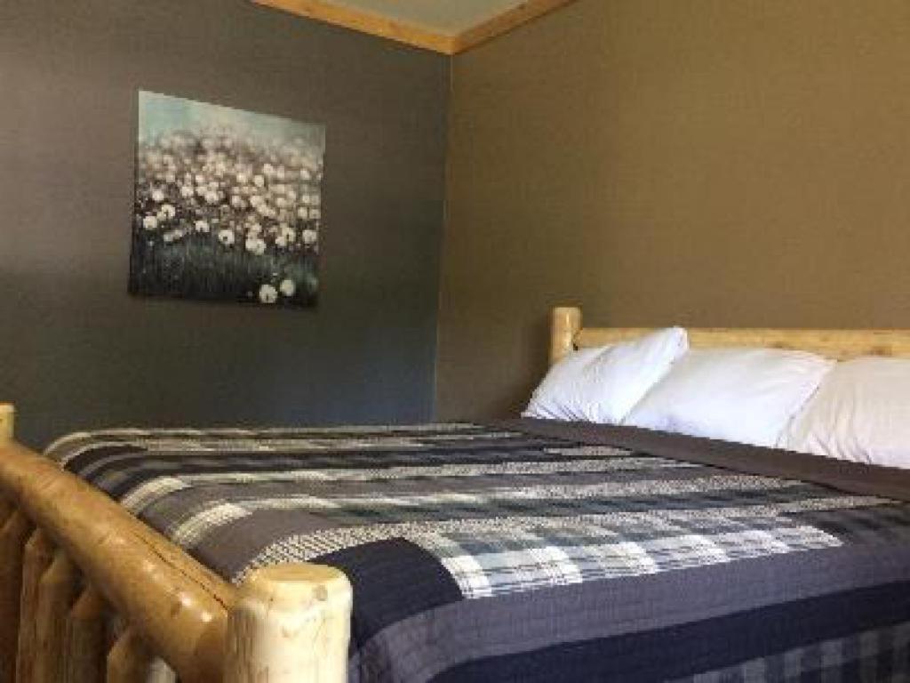 Big Horse Inn And Suites Lewistown エクステリア 写真