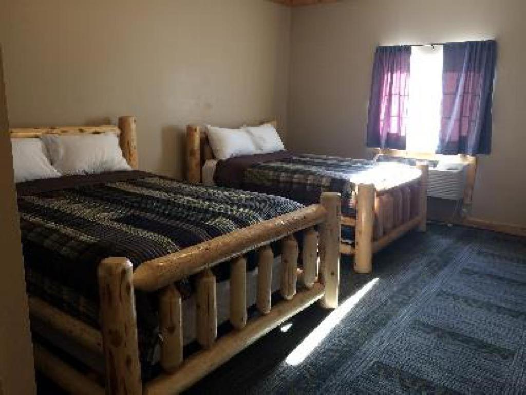 Big Horse Inn And Suites Lewistown エクステリア 写真