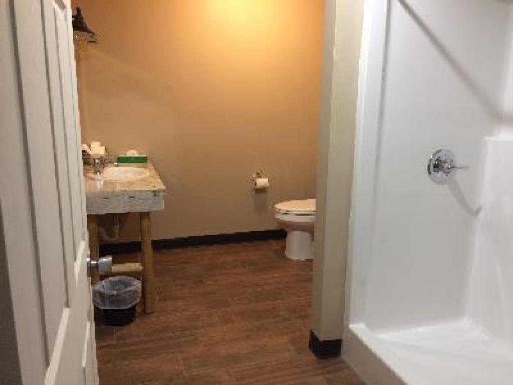 Big Horse Inn And Suites Lewistown エクステリア 写真