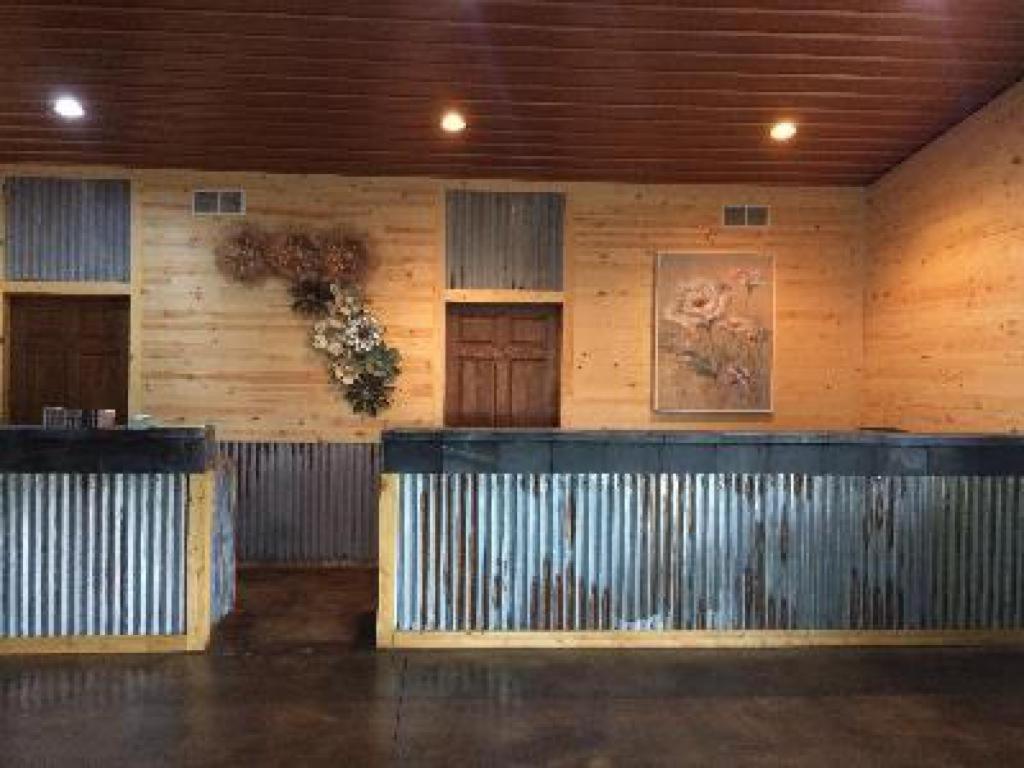 Big Horse Inn And Suites Lewistown エクステリア 写真